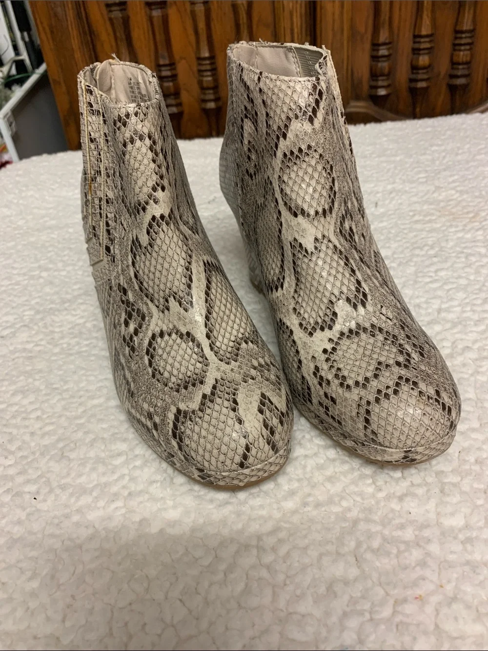 Sugar Juliette wedge Snakeskin Booties NEW Size 7 1/2 zipper heels easy on & off